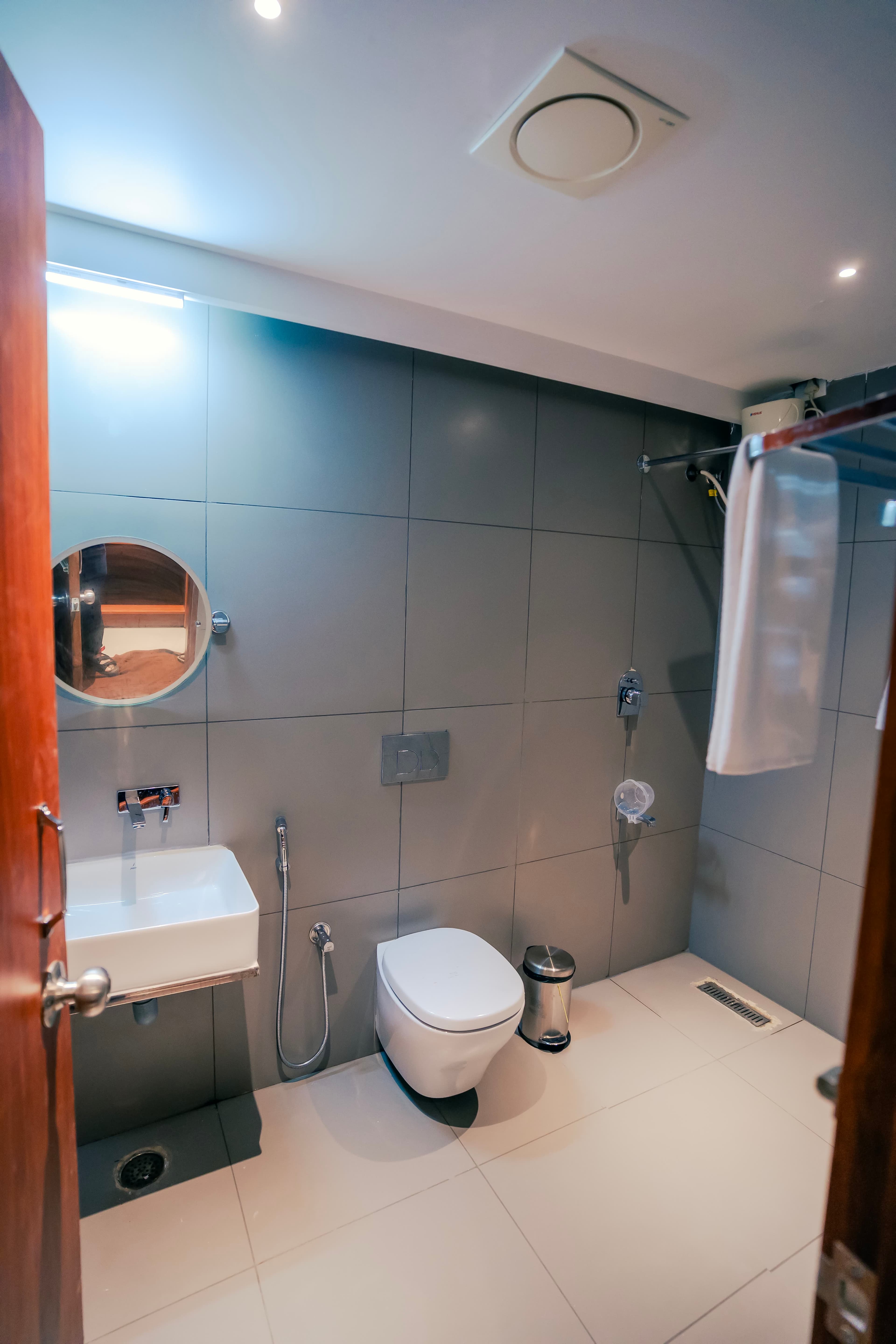 Manis Grand Room 002-3